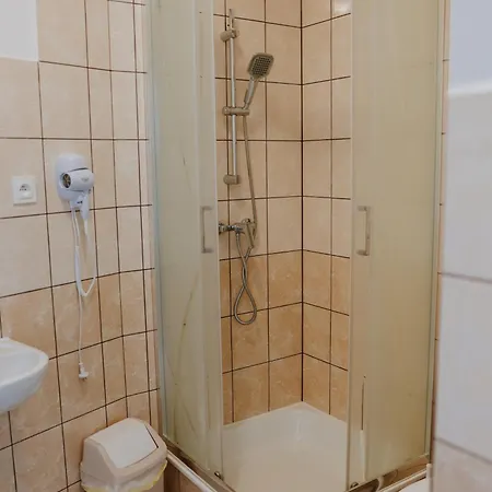 Dobre Chwile בית אירוח *